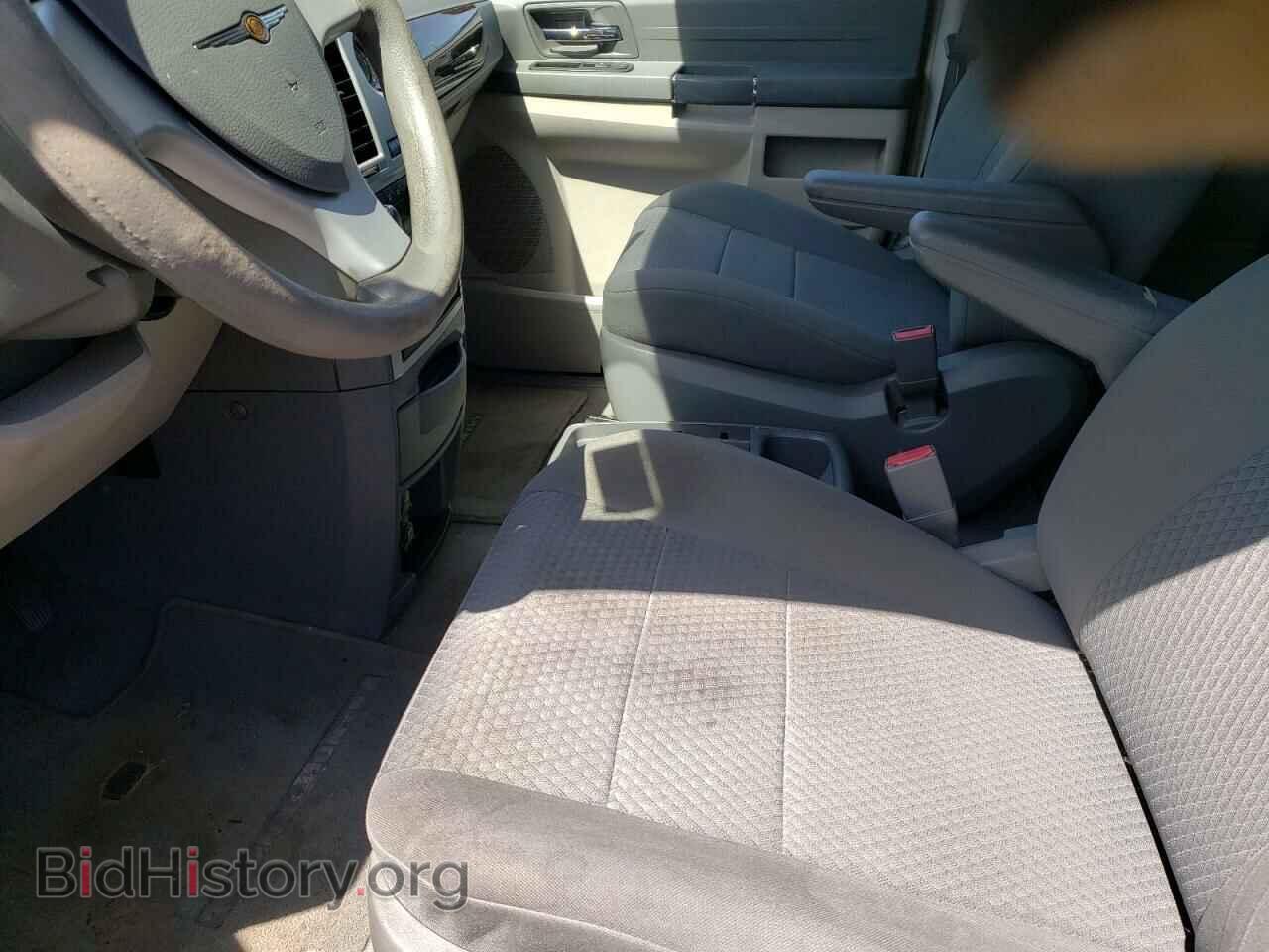 2010 CHRYSLER MINIVAN - VIN: 2A4RR2D11AR375201 - Photo 7