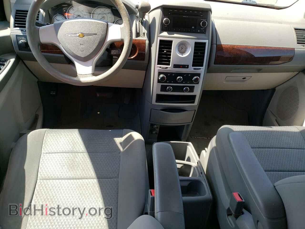 2010 CHRYSLER MINIVAN - VIN: 2A4RR2D11AR375201 - Photo 8