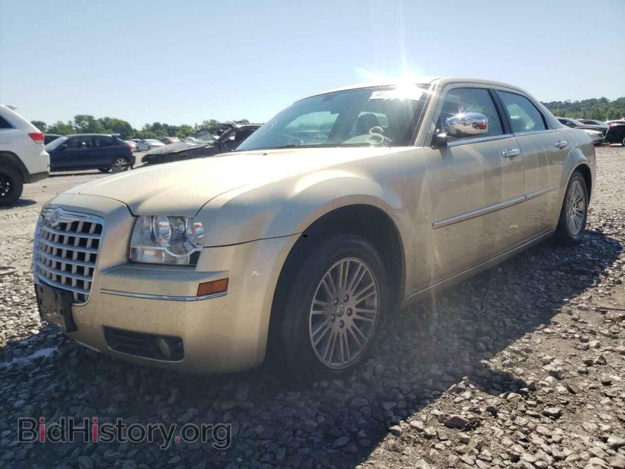 2010 CHRYSLER 300 - VIN: 2C3CA4CD6AH211141 - Фото 2