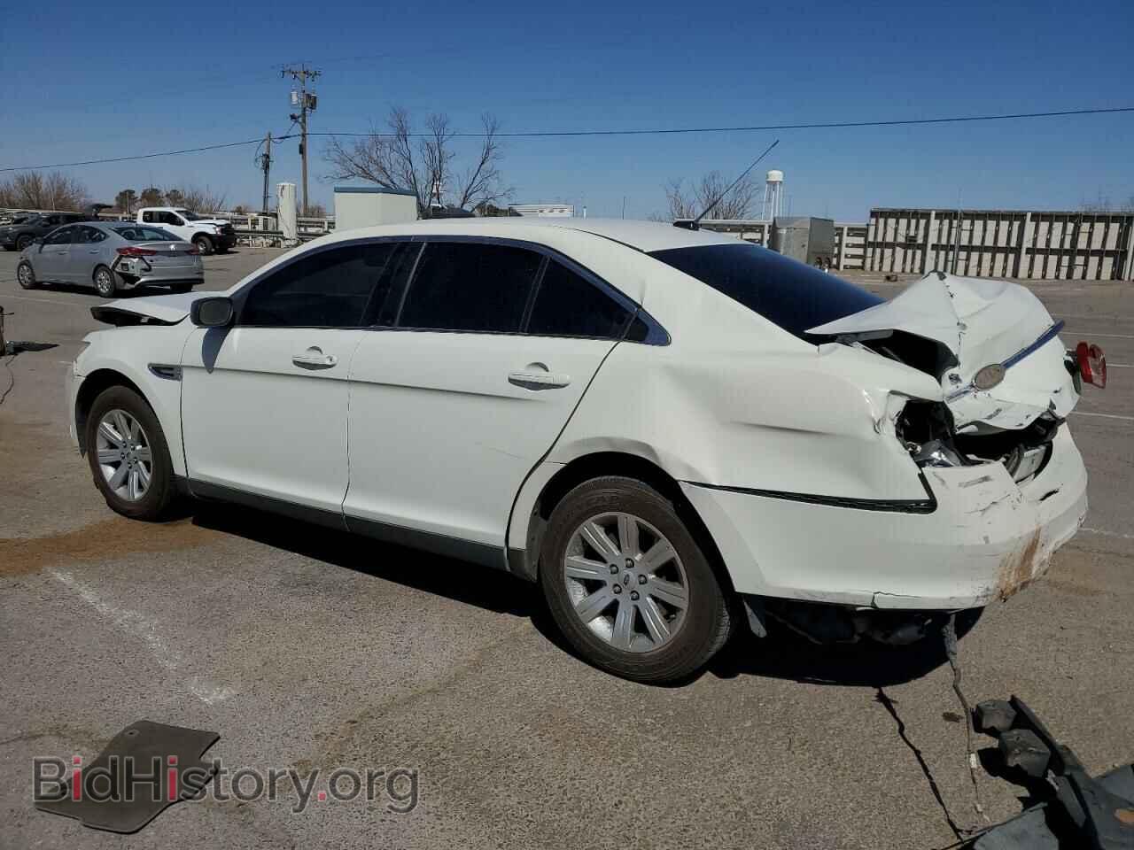 2011 FORD TAURUS - VIN: 1FAHP2DW1BG132435 - Фото 2