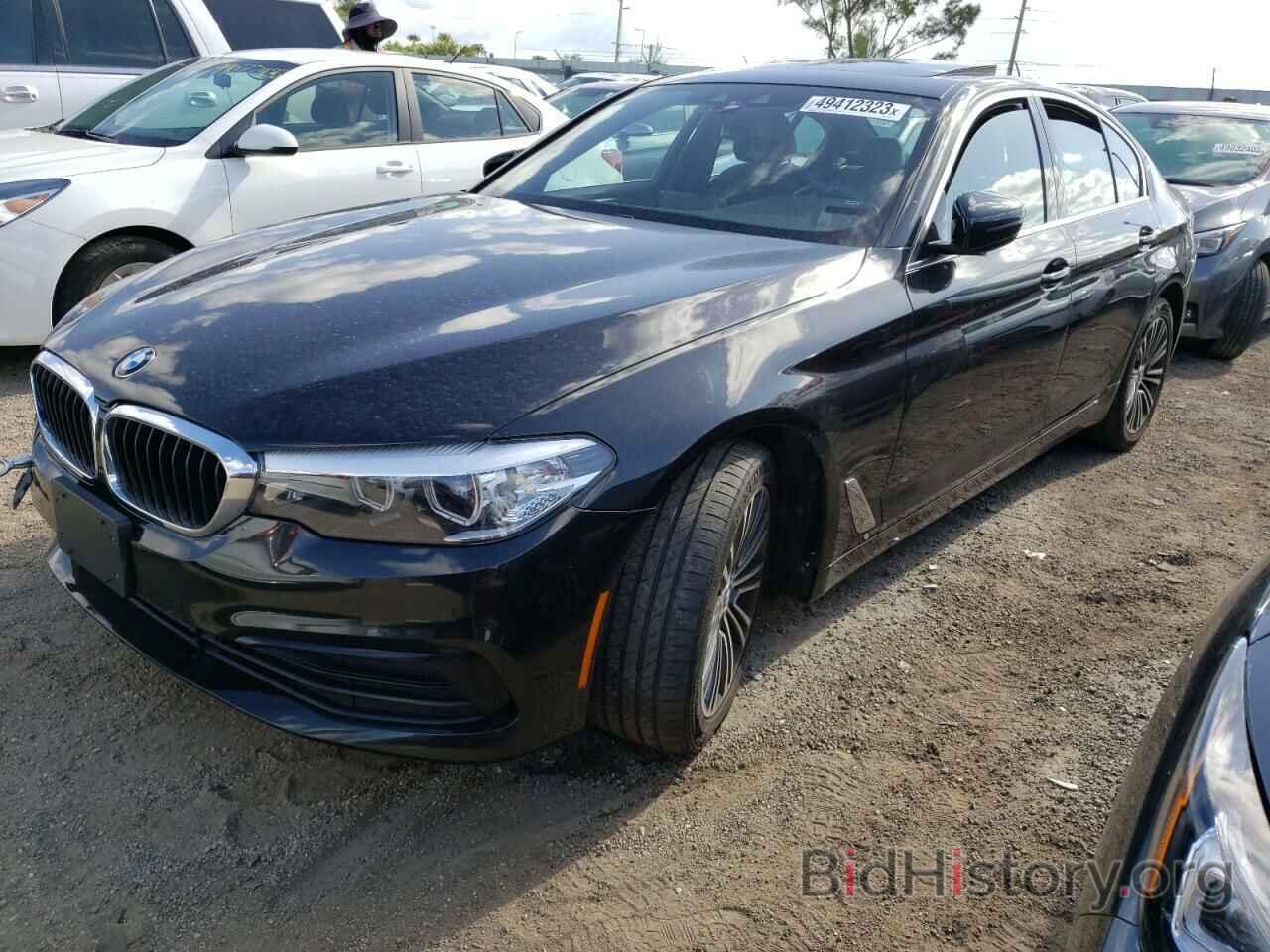 Photo WBAJA7C57KG912424 - BMW 5 SERIES 2019