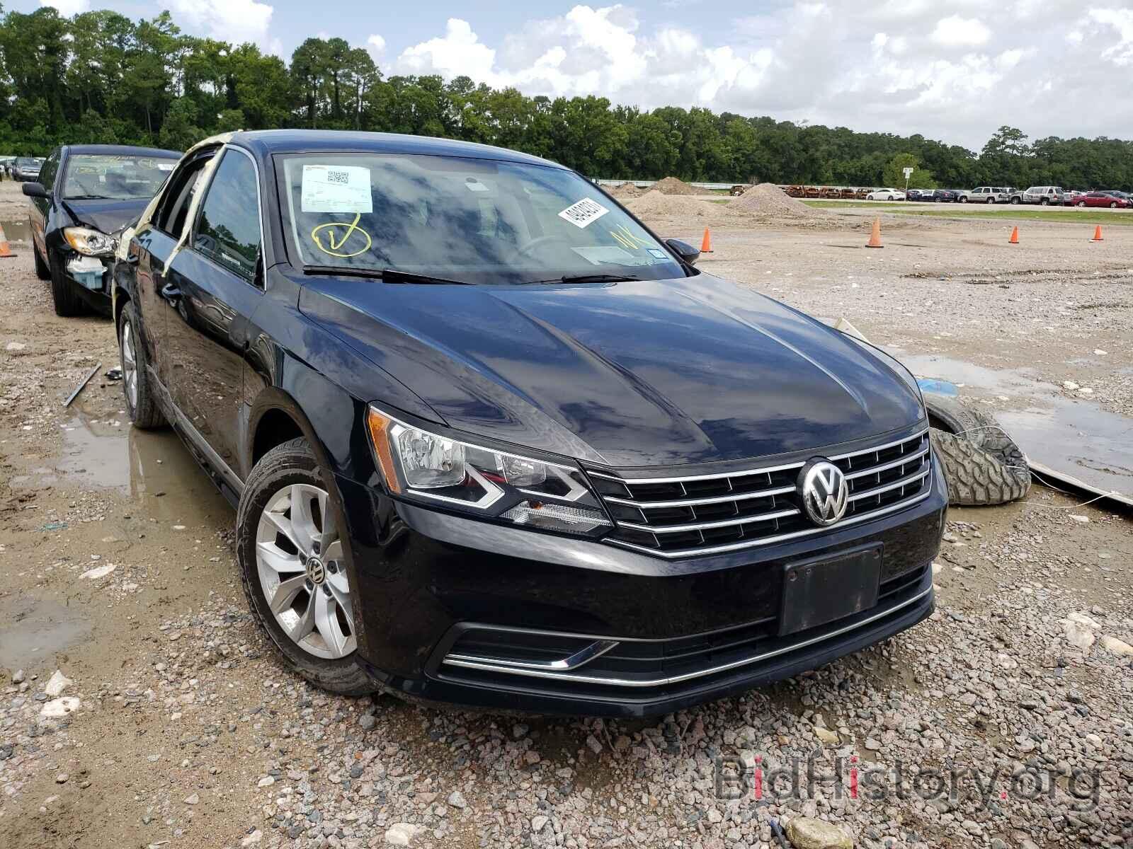 Photo 1VWAT7A39HC051601 - VOLKSWAGEN PASSAT 2017