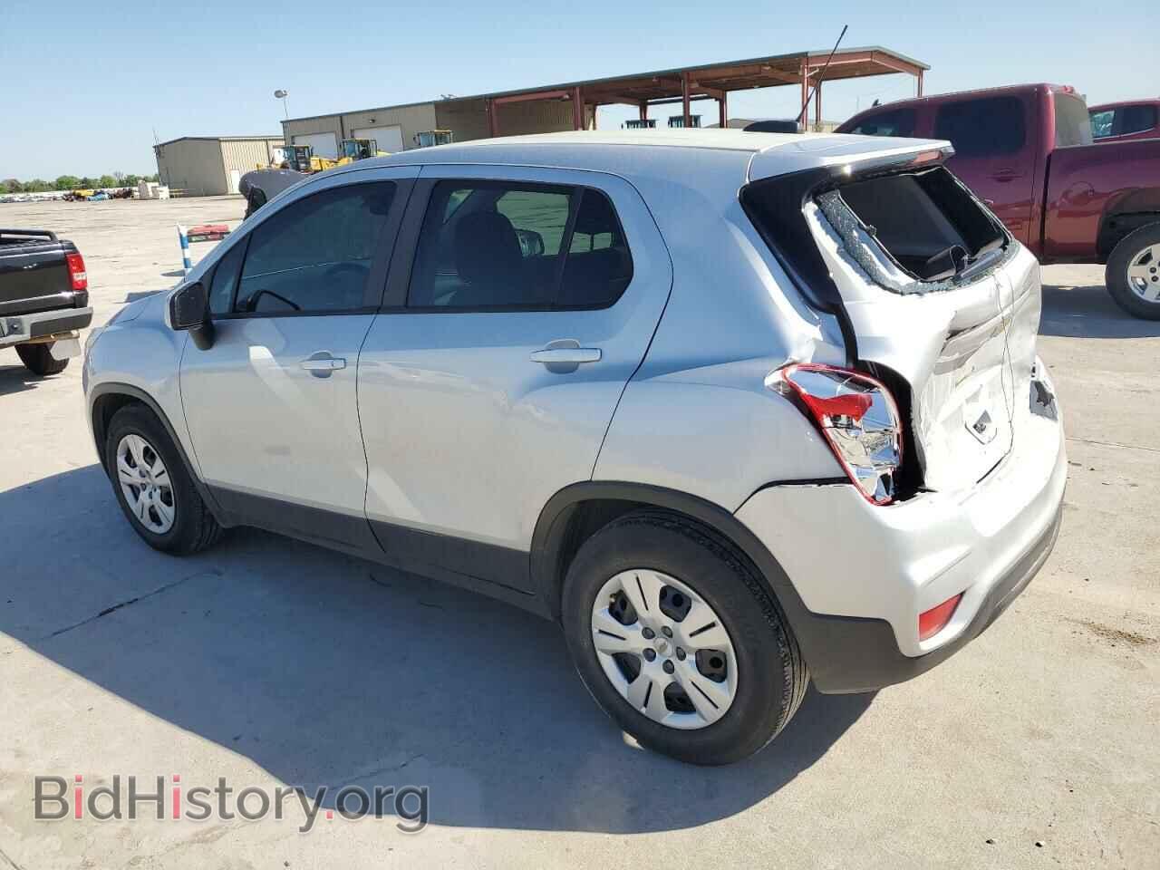 2018 CHEVROLET TRAX - VIN: 3GNCJKSB4JL368195 - Фото 2