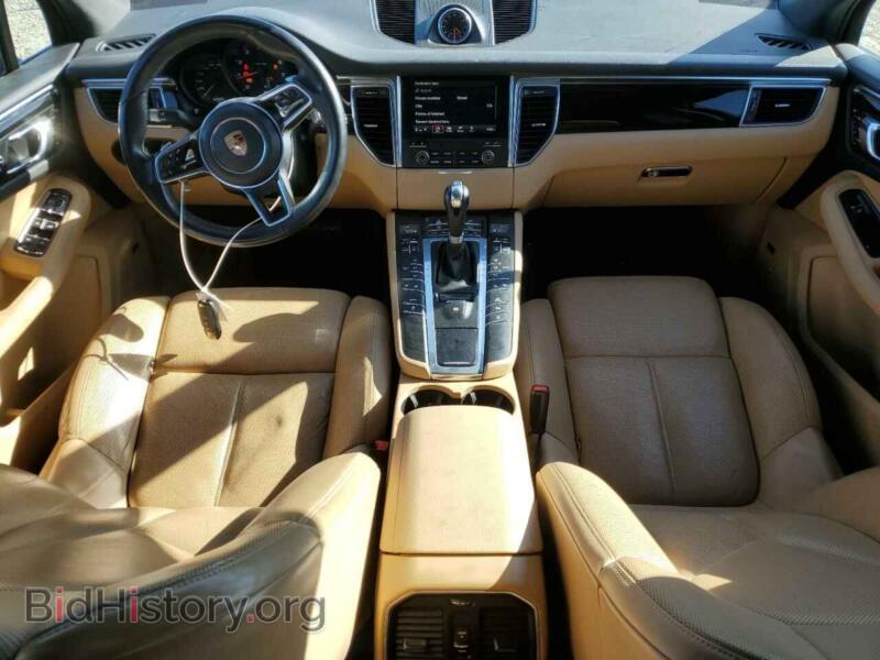 2017 Porsche MACAN (VIN WP1AA2A57HLB84000) — photo 8 of 15