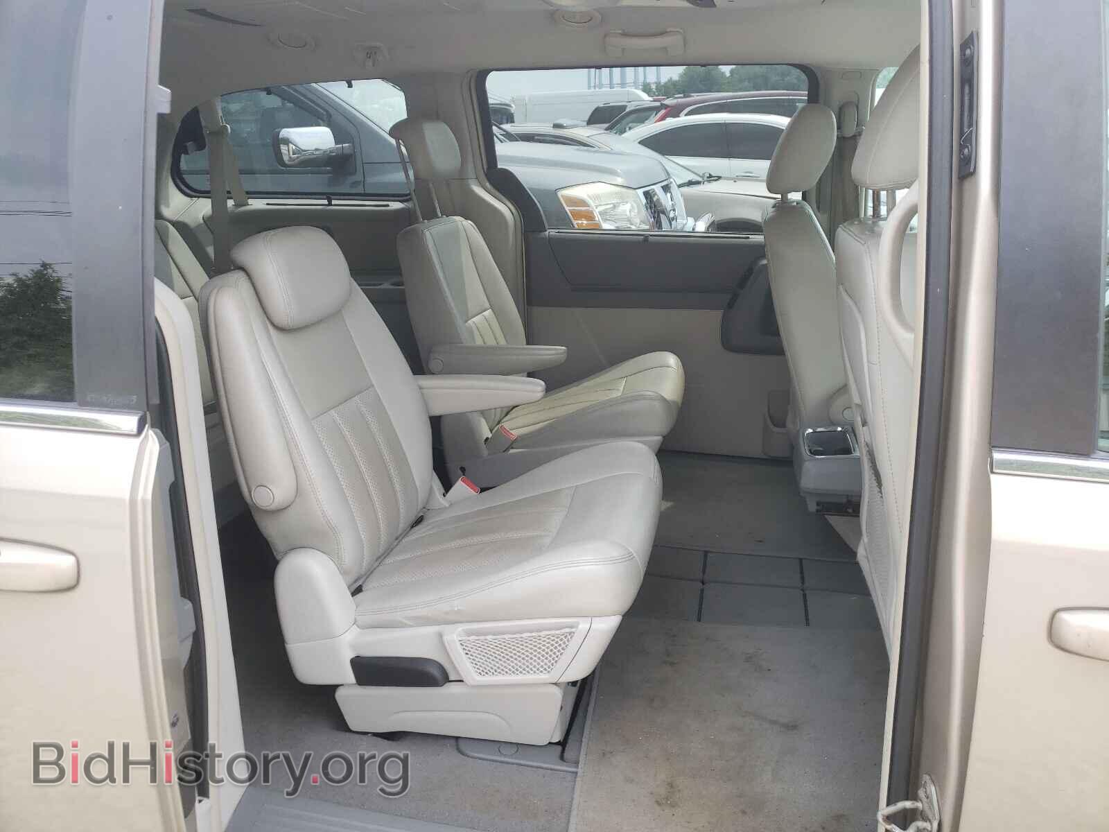 2009 CHRYSLER MINIVAN - VIN: 2A8HR54X49R661281 - Фото 6