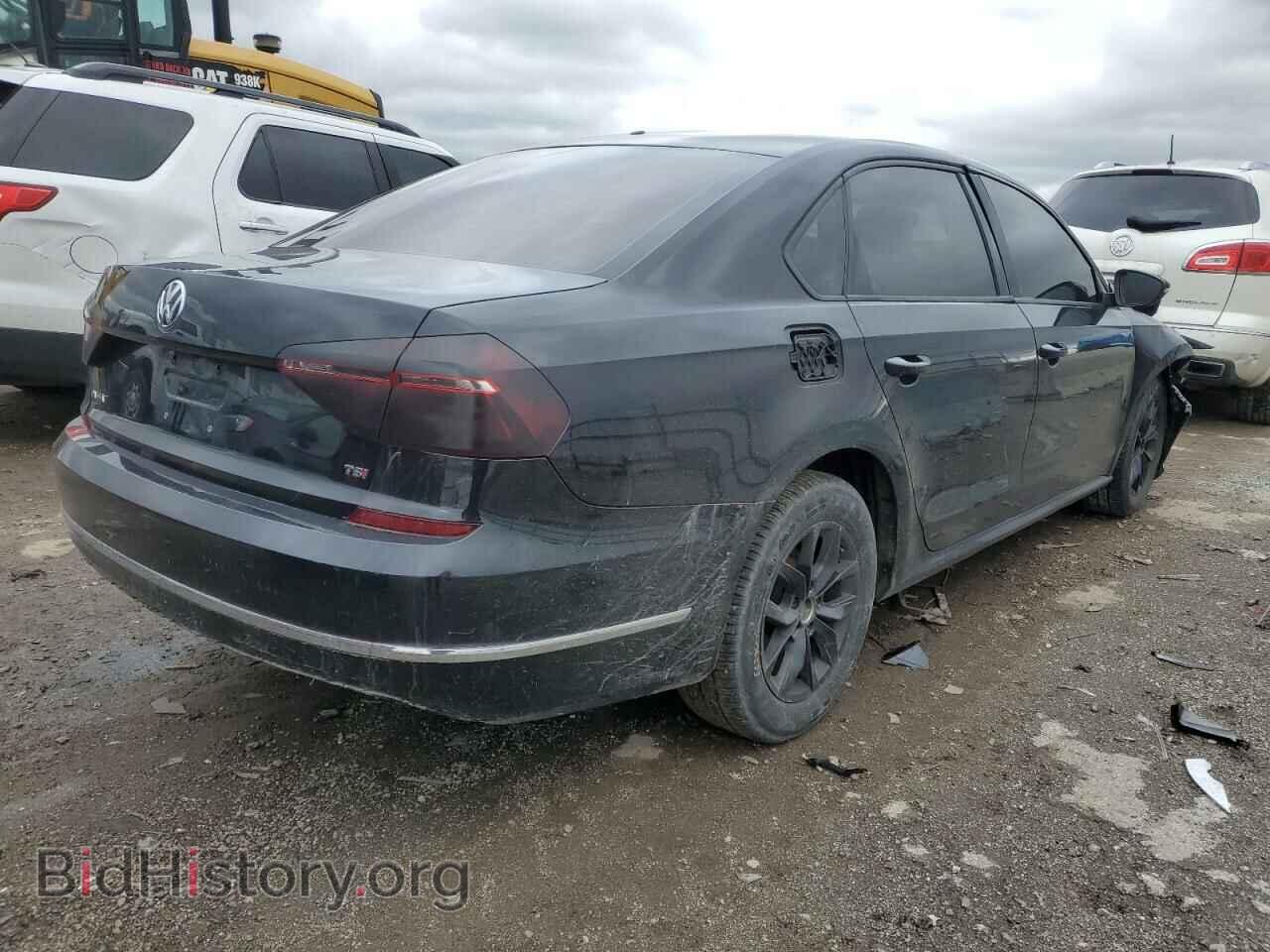 2018 VOLKSWAGEN PASSAT - VIN: 1VWAA7A39JC009392 - Фото 3