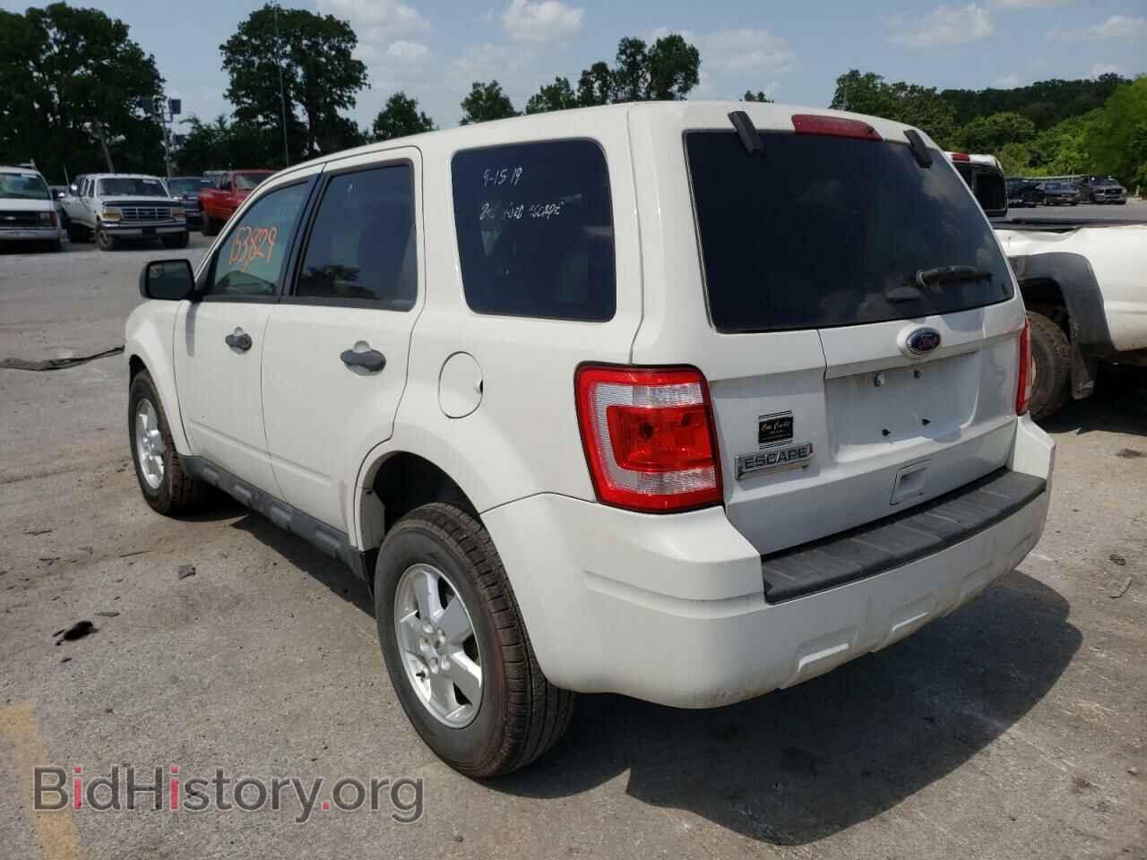 2011 FORD ESCAPE - VIN: 1FMCU0C73BKB34806 - Фото 3