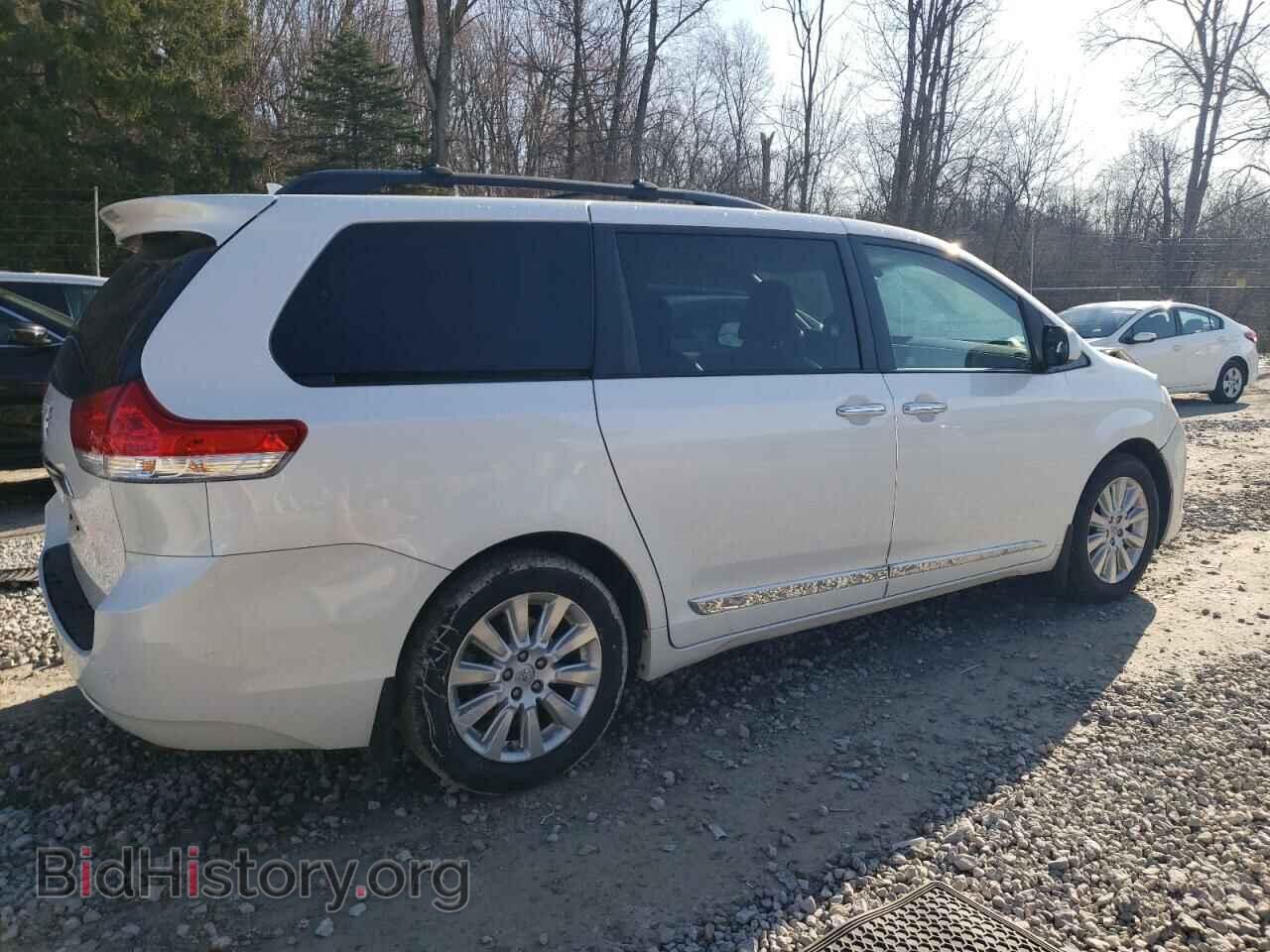 2011 TOYOTA All Models - VIN: 5TDDK3DC5BS028703 - Фото 3