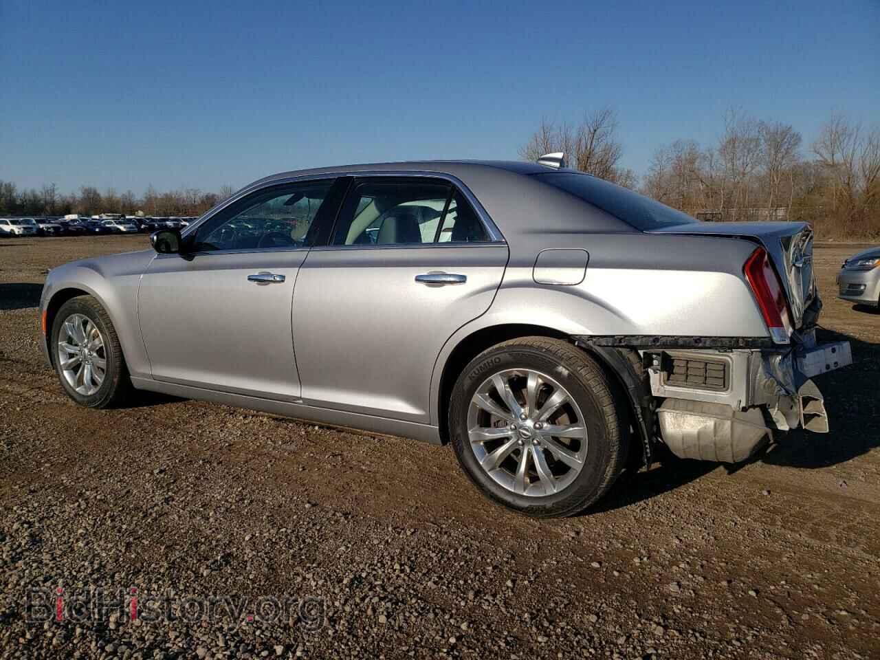 2017 CHRYSLER 300 - VIN: 2C3CCAKGXHH565548 - Фото 2