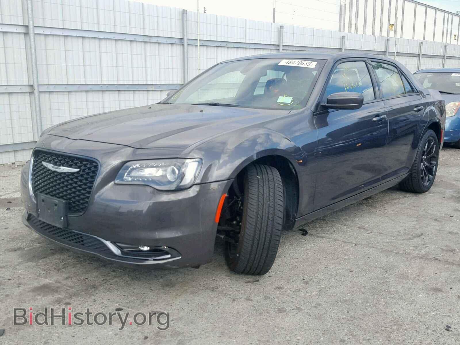 2019 CHRYSLER 300 - VIN: 2C3CCABG0KH559751 - Фото 2