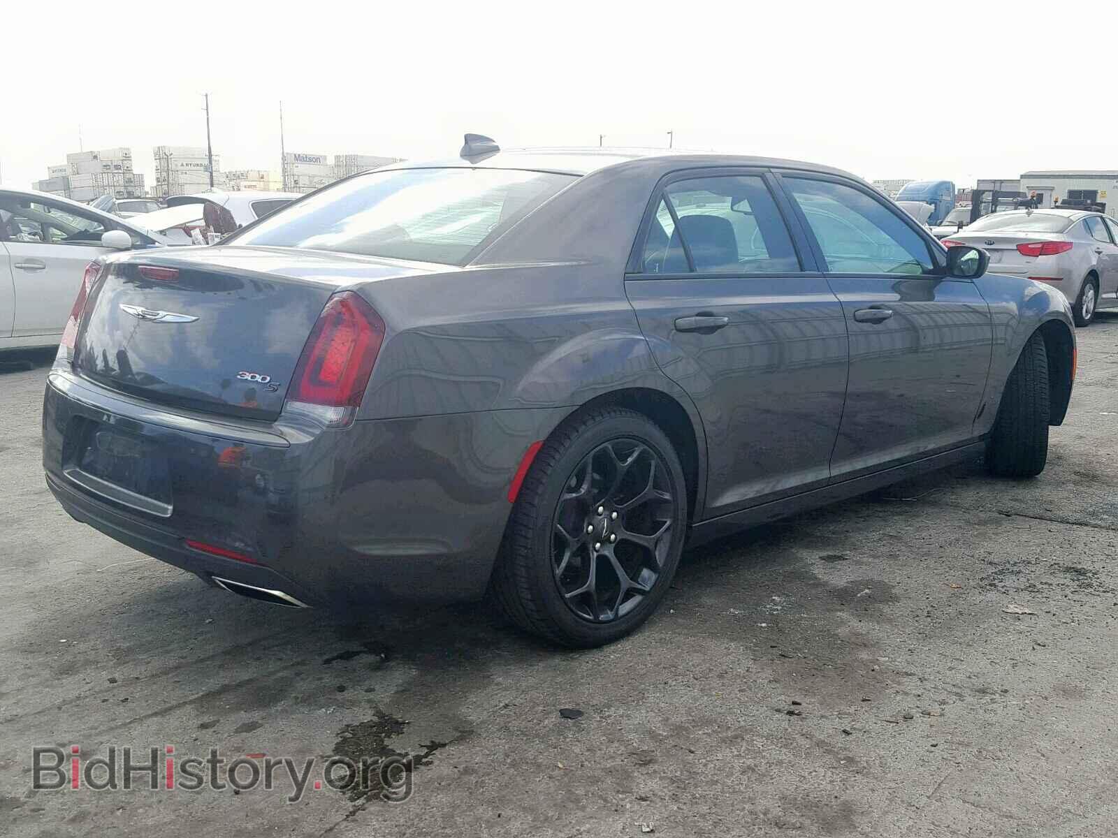2019 CHRYSLER 300 - VIN: 2C3CCABG0KH559751 - Фото 4