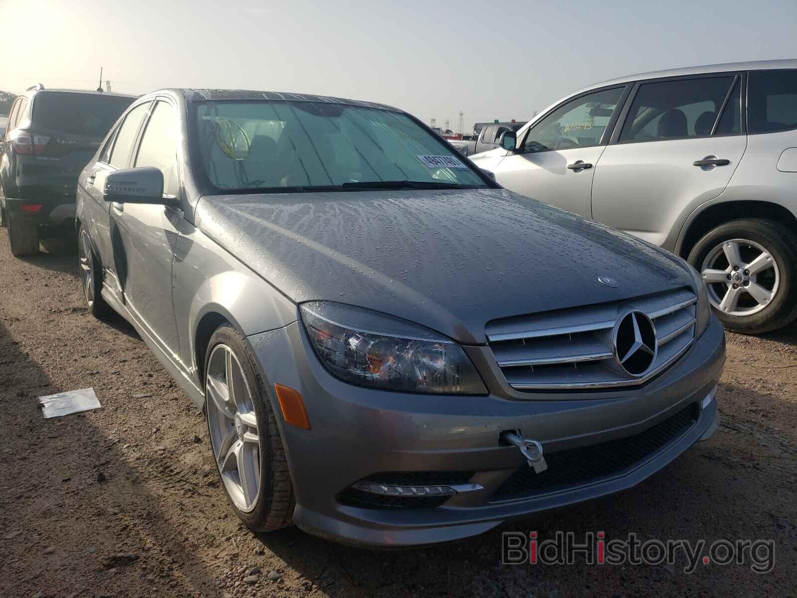 Photo WDDGF5EB6BR181050 - MERCEDES-BENZ C CLASS 2011