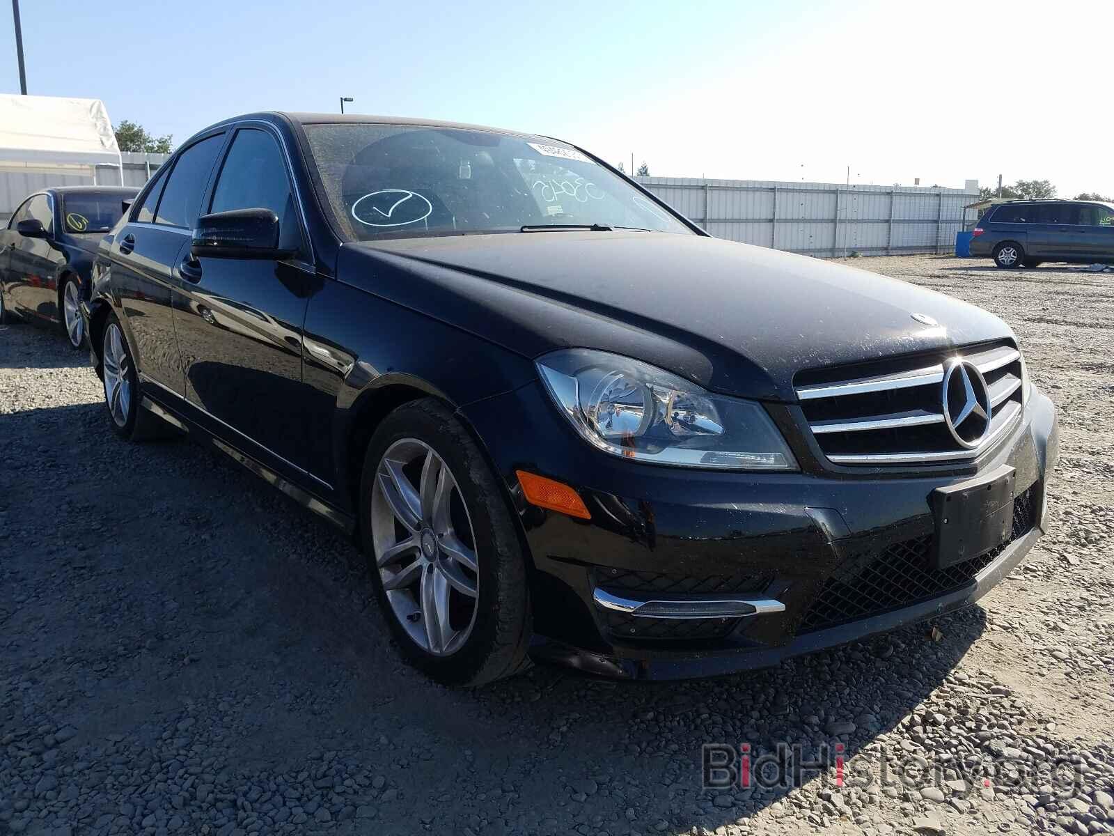 Photo WDDGF4HBXER306383 - MERCEDES-BENZ C CLASS 2014