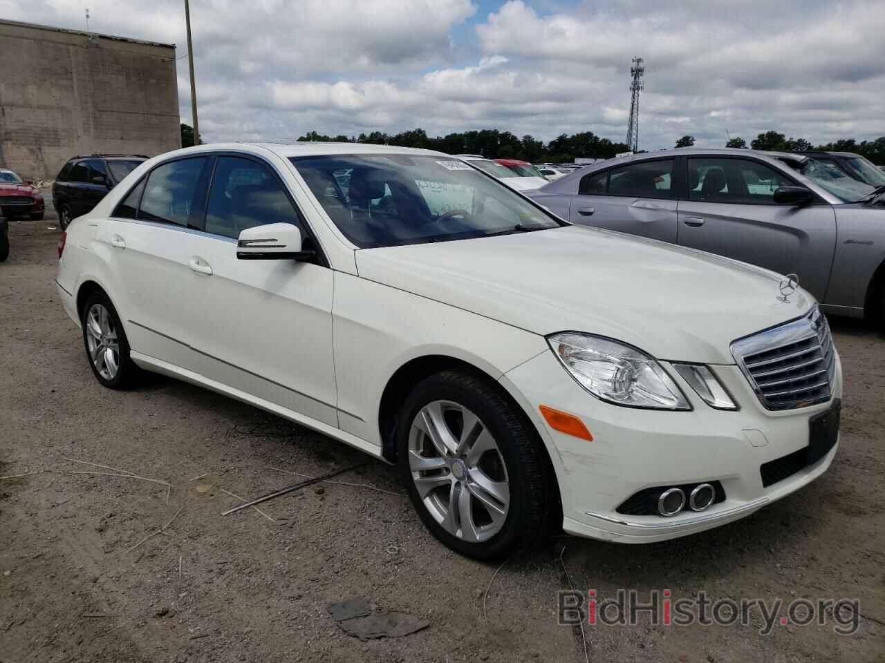 Photo WDDHF8HB0BA425761 - MERCEDES-BENZ E-CLASS 2011