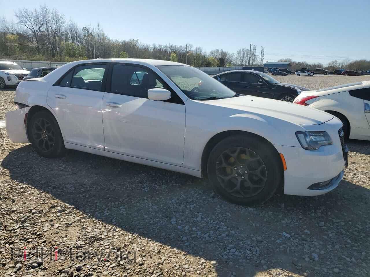 2019 CHRYSLER 300 - VIN: 2C3CCAGG5KH635201 - Фото 4