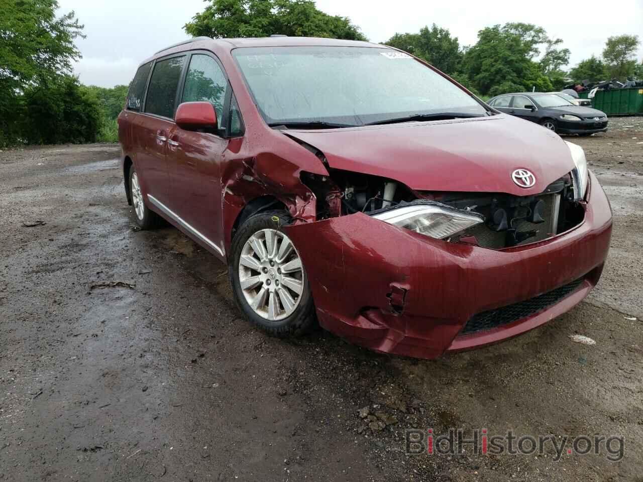 Photo 5TDYK3DC0BS041327 - TOYOTA SIENNA 2011