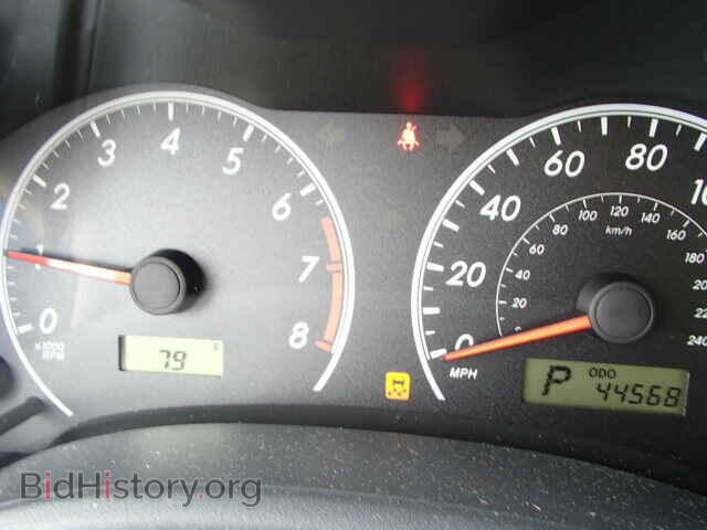 2011 TOYOTA COROLLA - VIN: 2T1BU4EE0BC623765 - Фото 8