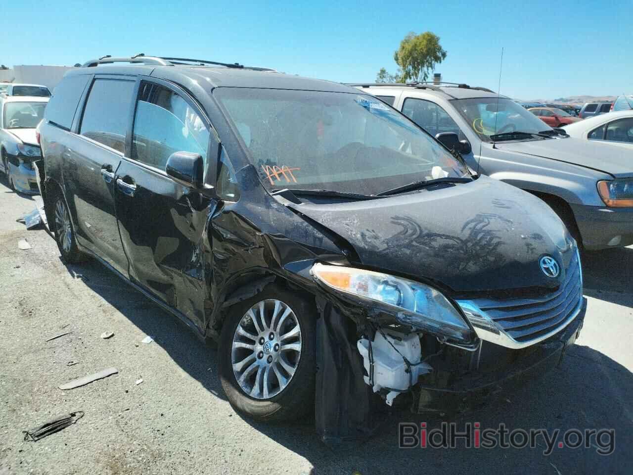 Фотография 5TDYZ3DC4HS818841 - TOYOTA SIENNA 2017