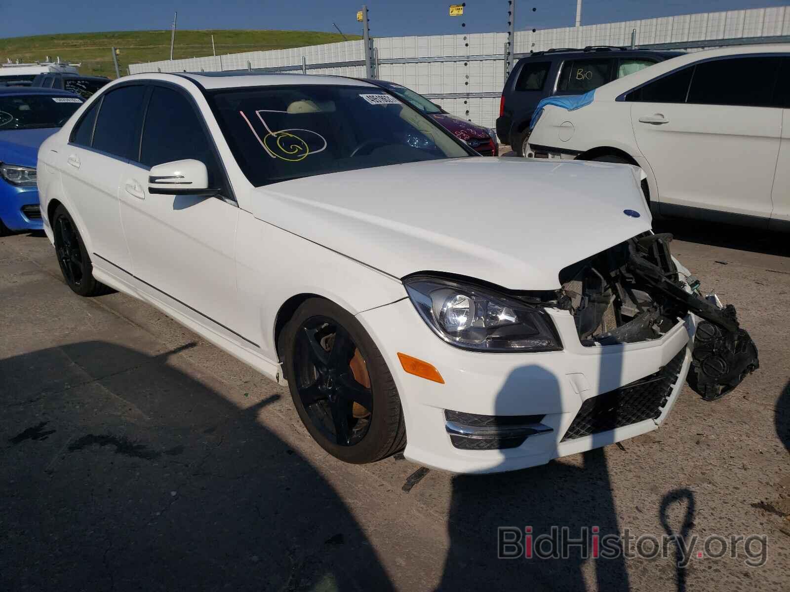 Photo WDDGF8AB4EG209645 - MERCEDES-BENZ C-CLASS 2014