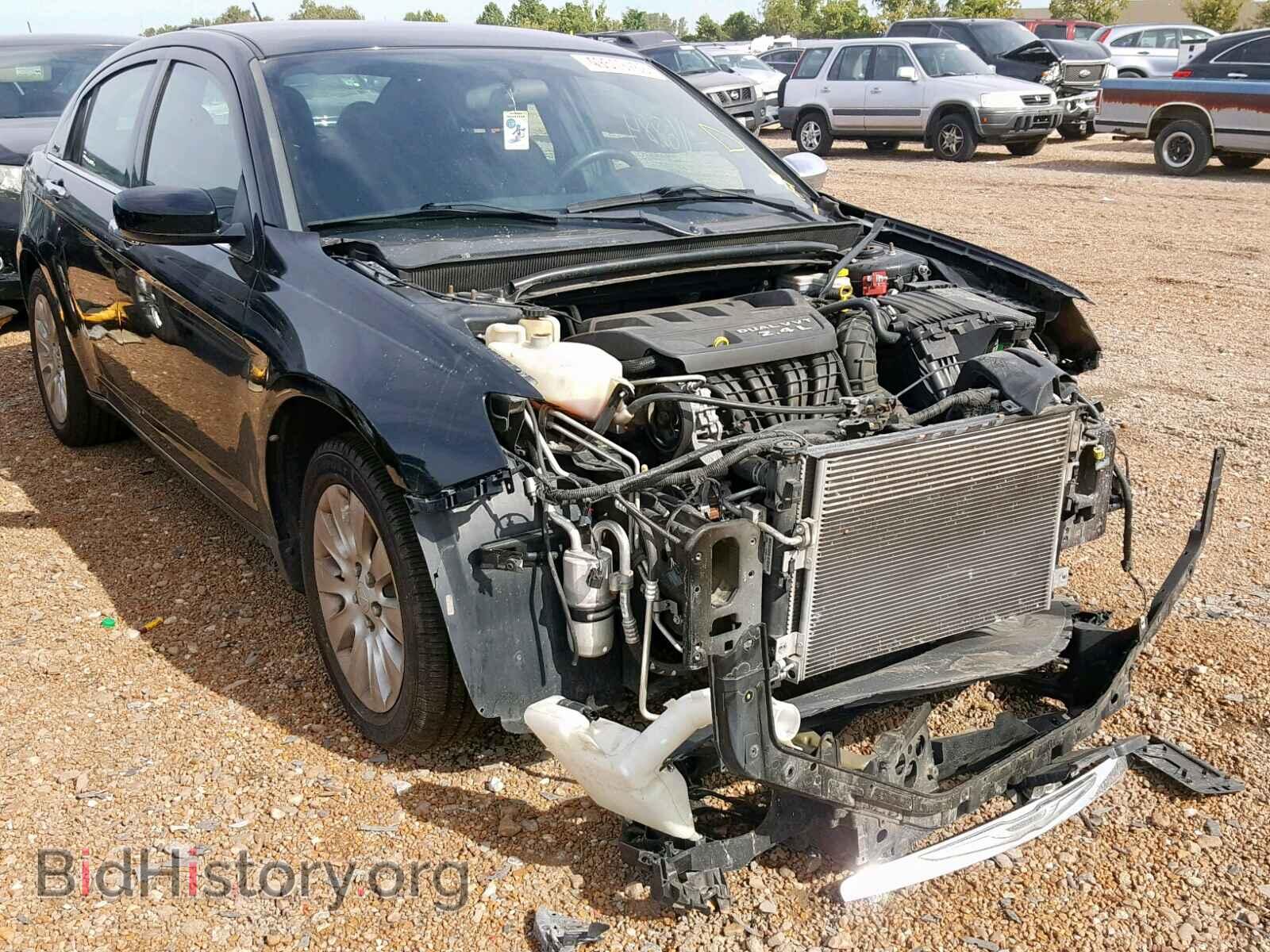 Photo 1C3BC4FB9BN586241 - CHRYSLER 200 2011