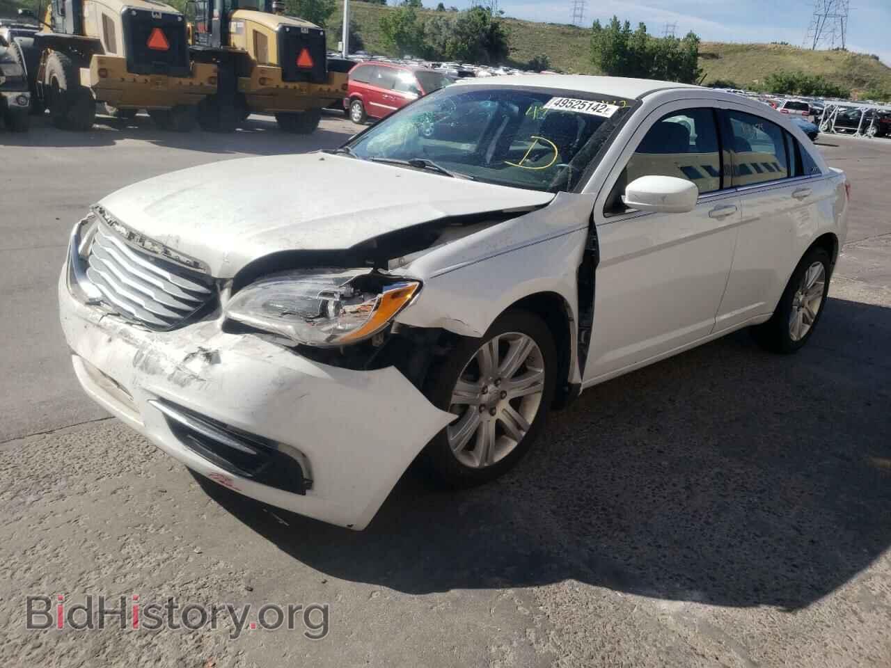 2013 CHRYSLER 200 - VIN: 1C3CCBBB7DN735103 - Фото 2