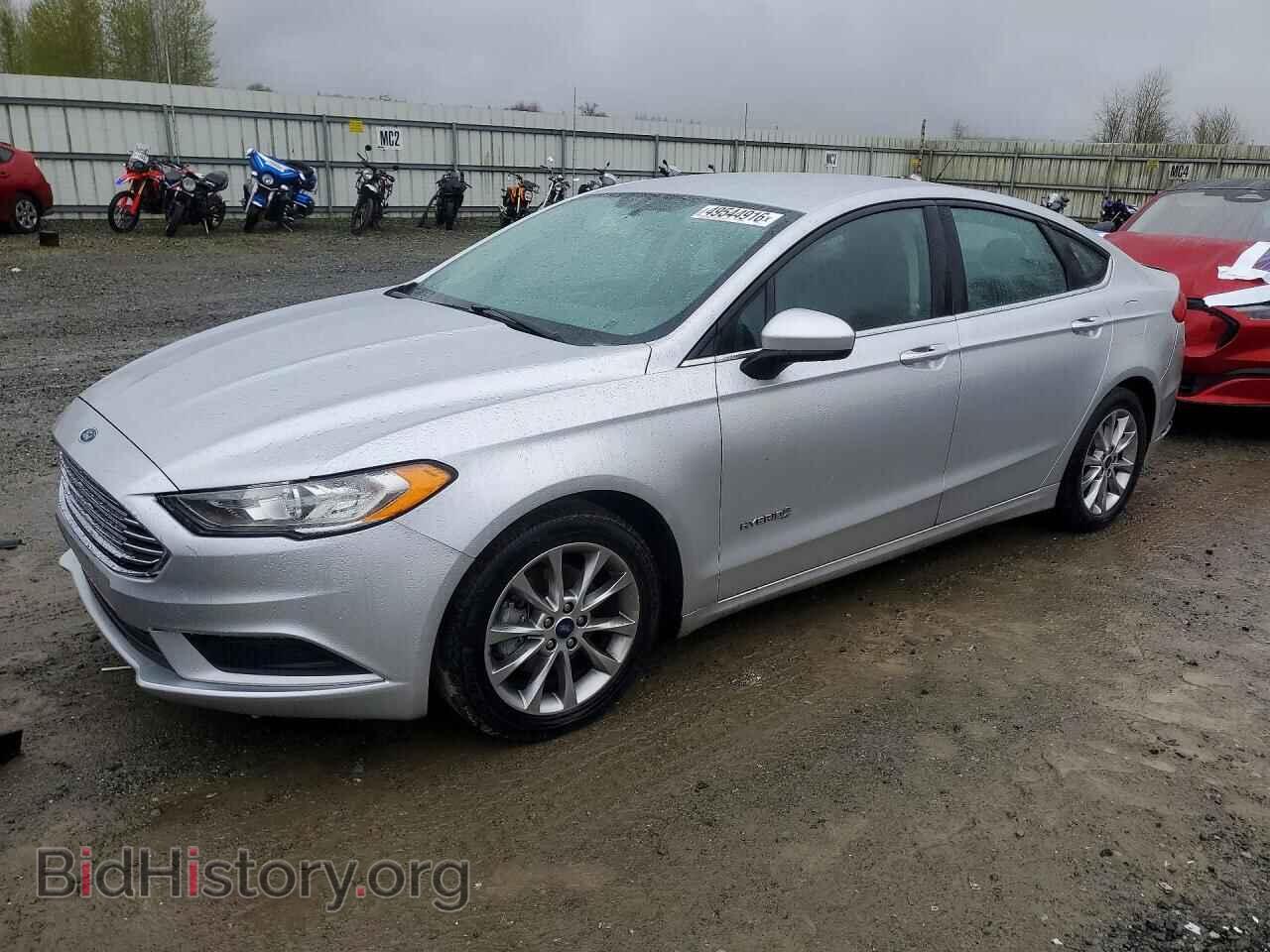 Photo 3FA6P0LU0HR385162 - FORD FUSION 2017