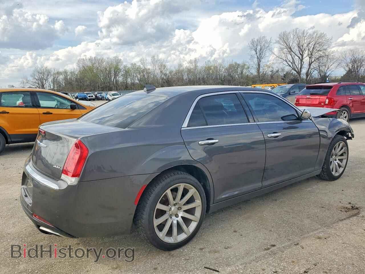 2019 CHRYSLER 300 - VIN: 2C3CCAEG0KH689542 - Фото 3
