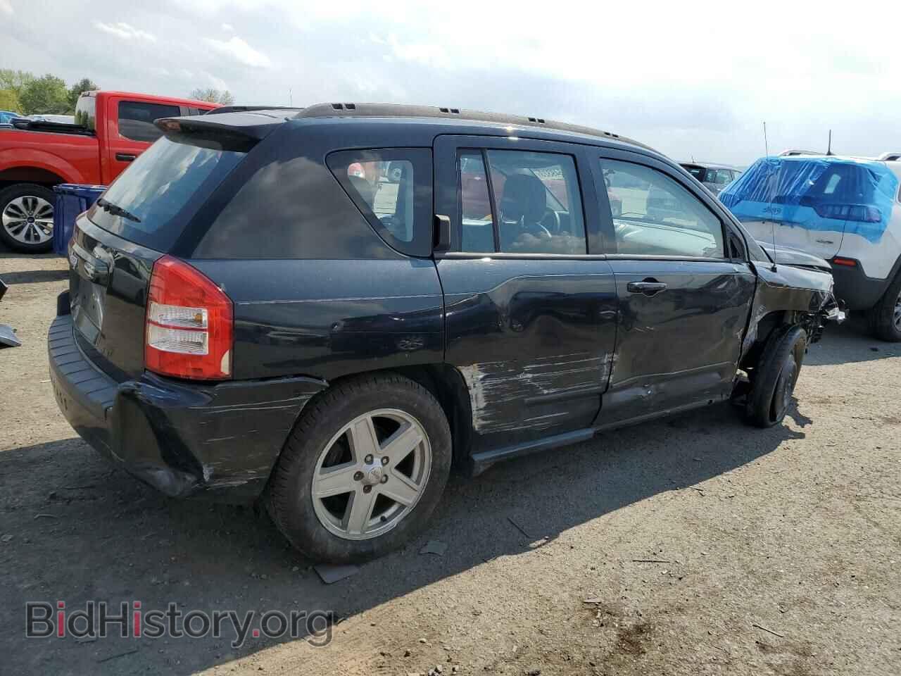 2010 JEEP COMPASS - VIN: 1J4NF4FB2AD611866 - Photo 3