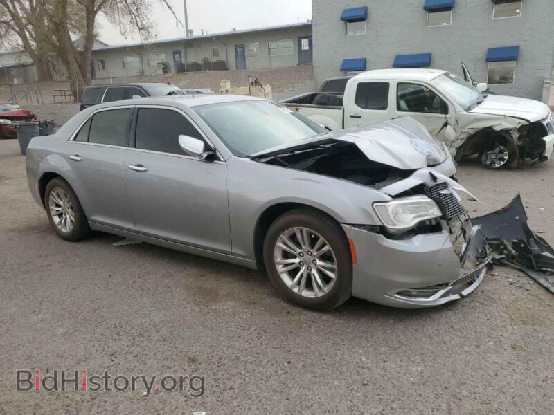 2016 Chrysler 300 (VIN 2C3CCAEG1GH105723) — photo 4 of 14