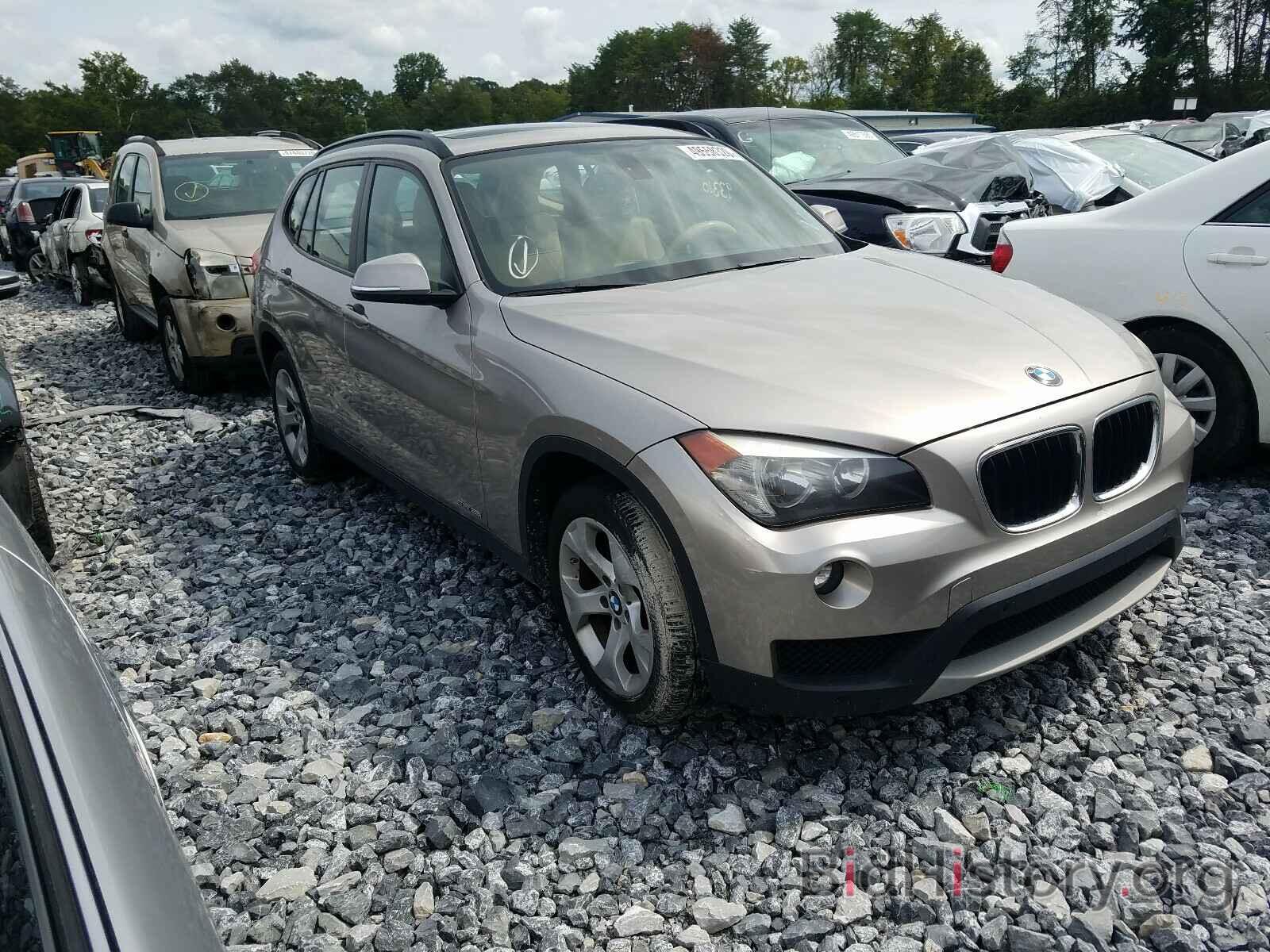 Photo WBAVM1C57DVW43314 - BMW X1 2013