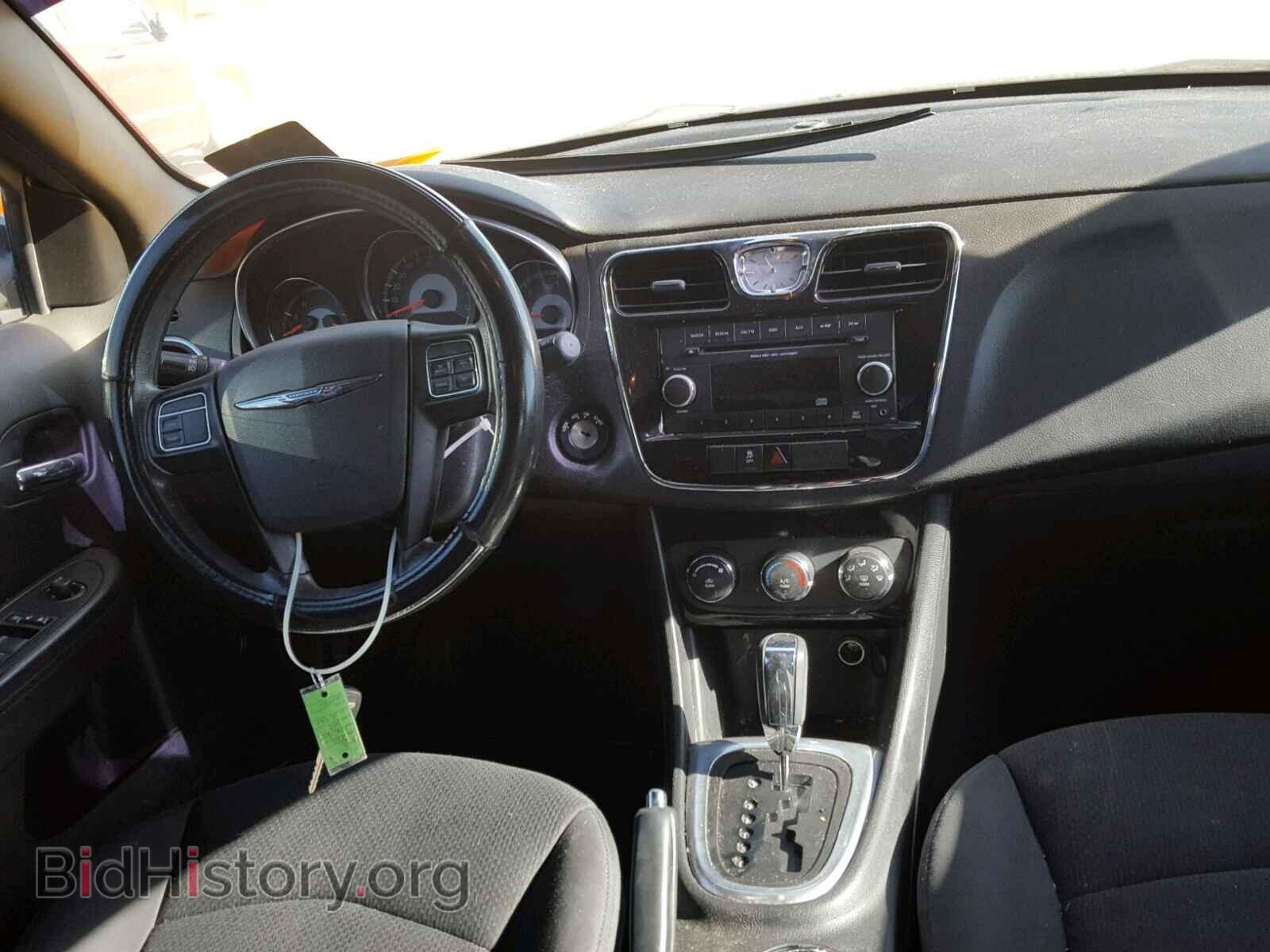 2013 CHRYSLER 200 - VIN: 1C3CCBAB8DN647100 - Фото 9
