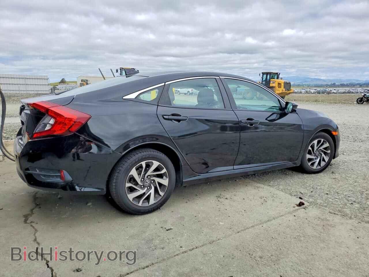 2018 HONDA CIVIC - VIN: 2HGFC2F77JH557357 - Фото 3