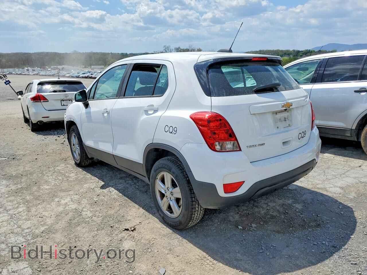2019 CHEVROLET TRAX - VIN: 3GNCJNSB3KL211602 - Фото 2