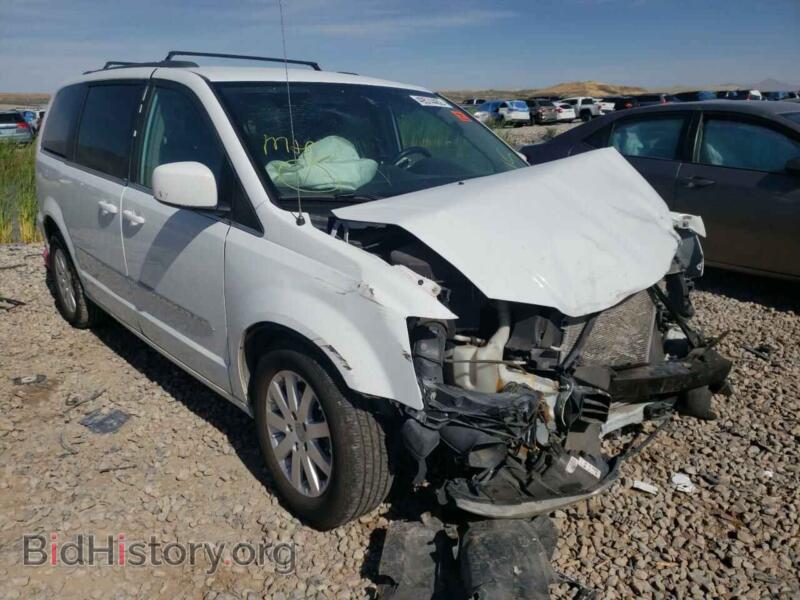 2014 Chrysler MINIVAN TOWN & COU (VIN 2C4RC1BG3ER317234) — photo 1 of 10, Copart, damage: front end