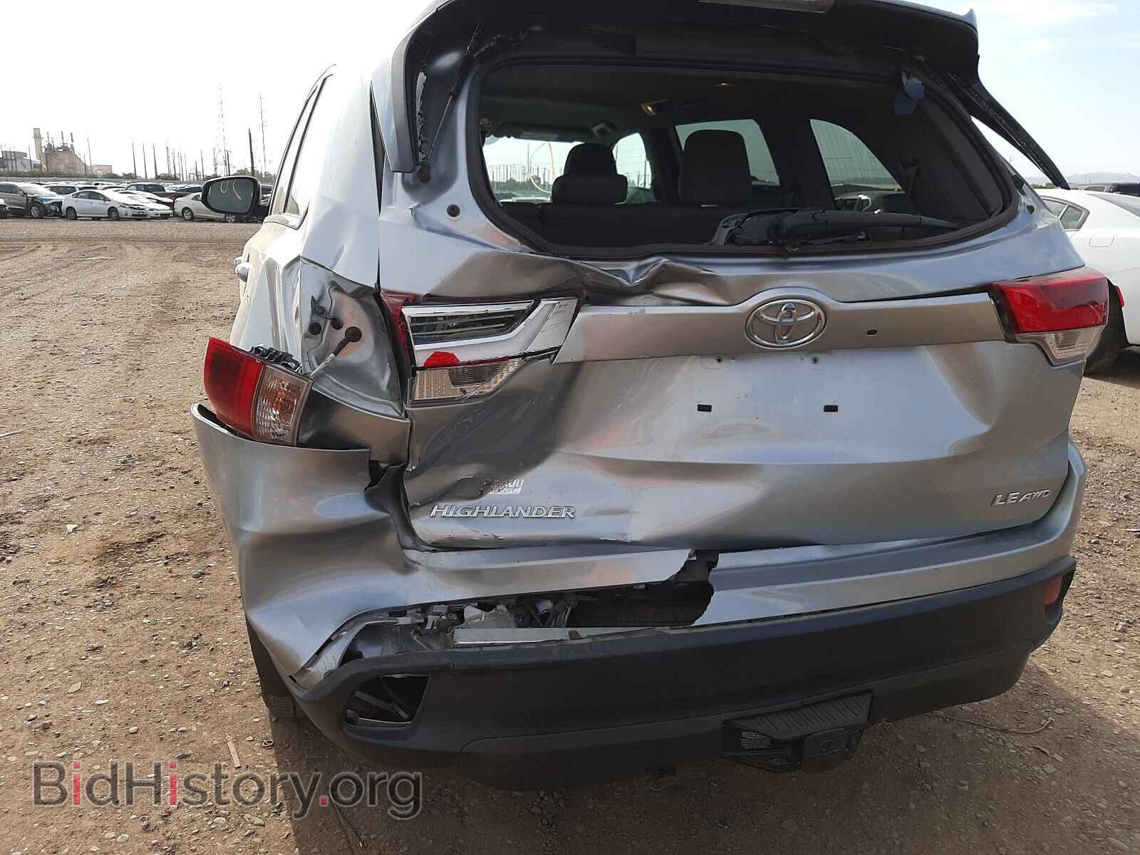 2018 TOYOTA HIGHLANDER - VIN: 5TDBZRFH5JS823313 - Фото 9