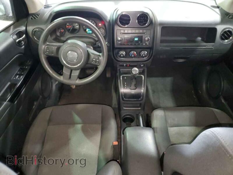 2012 Jeep COMPASS (VIN 1C4NJCBB6CD620304) — фото 8 из 12