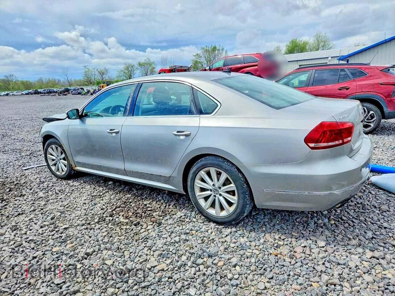 2013 VOLKSWAGEN PASSAT - VIN: 1VWCP7A37DC018796 - Фото 2