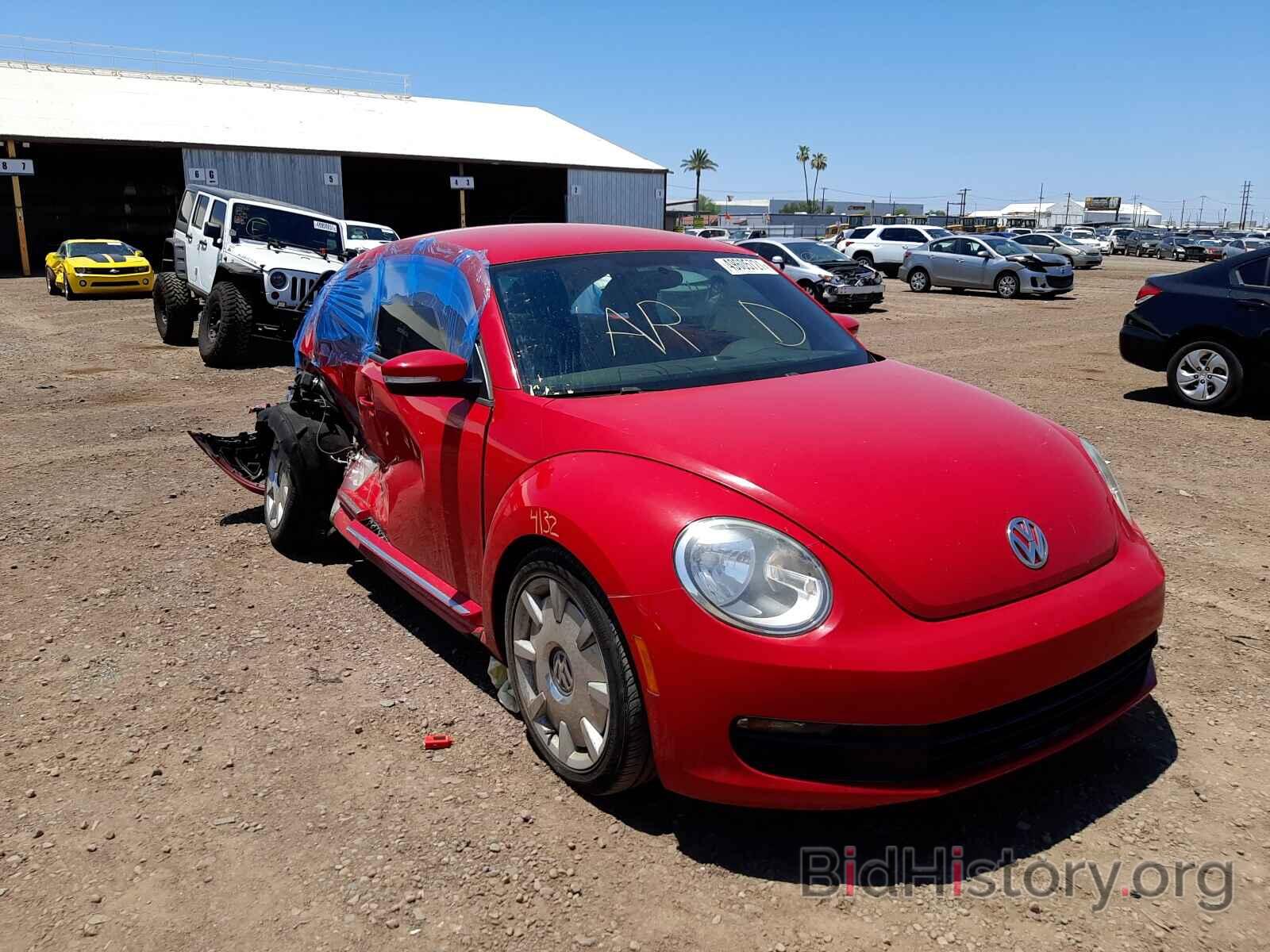 Photo 3VWJP7AT4CM639739 - VOLKSWAGEN BEETLE 2012