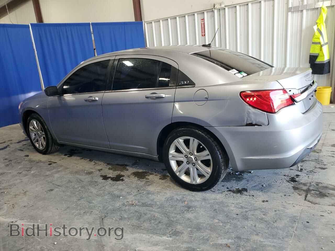 2013 CHRYSLER 200 - VIN: 1C3CCBBB2DN570710 - Фото 2