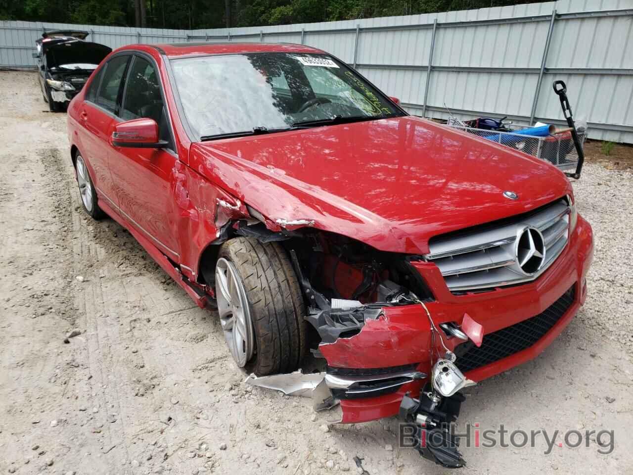 Photo WDDGF4HB6DR268018 - MERCEDES-BENZ C-CLASS 2013