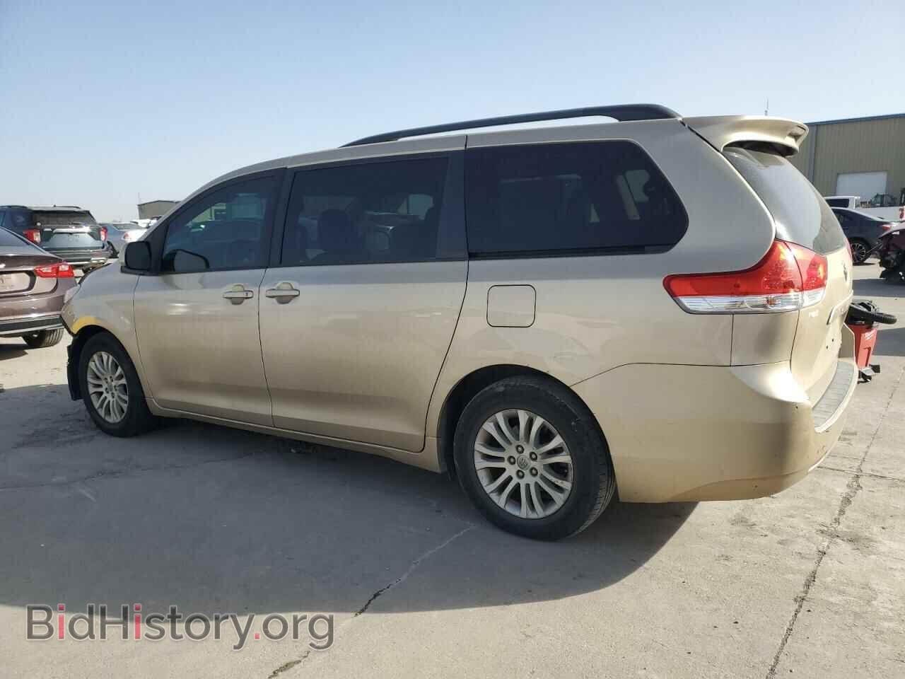 2011 TOYOTA All Models - VIN: 5TDYK3DC2BS174574 - Фото 2