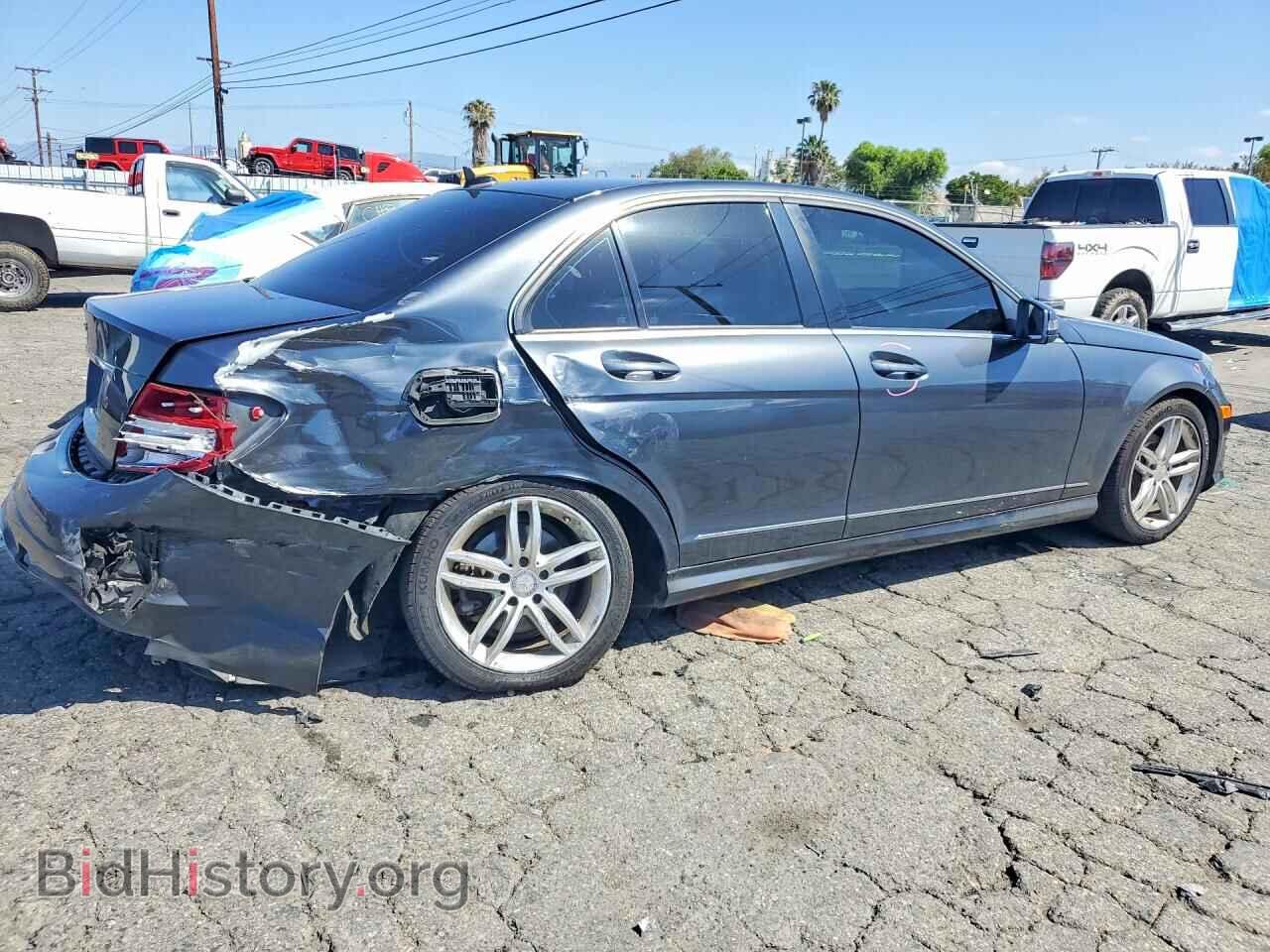 2013 MERCEDES-BENZ C-CLASS - VIN: WDDGF4HB8DA828409 - Фото 3