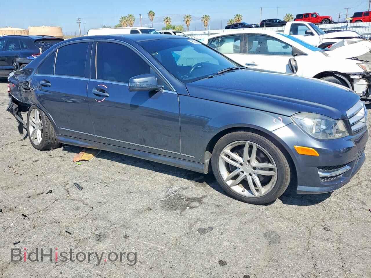 2013 MERCEDES-BENZ C-CLASS - VIN: WDDGF4HB8DA828409 - Фото 4