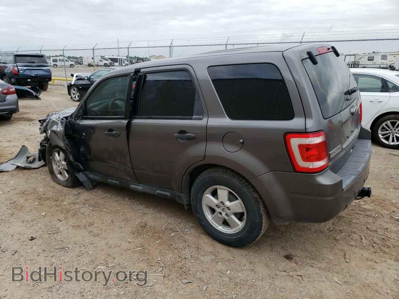 2011 FORD ESCAPE - VIN: 1FMCU0C70BKB13332 - Фото 2