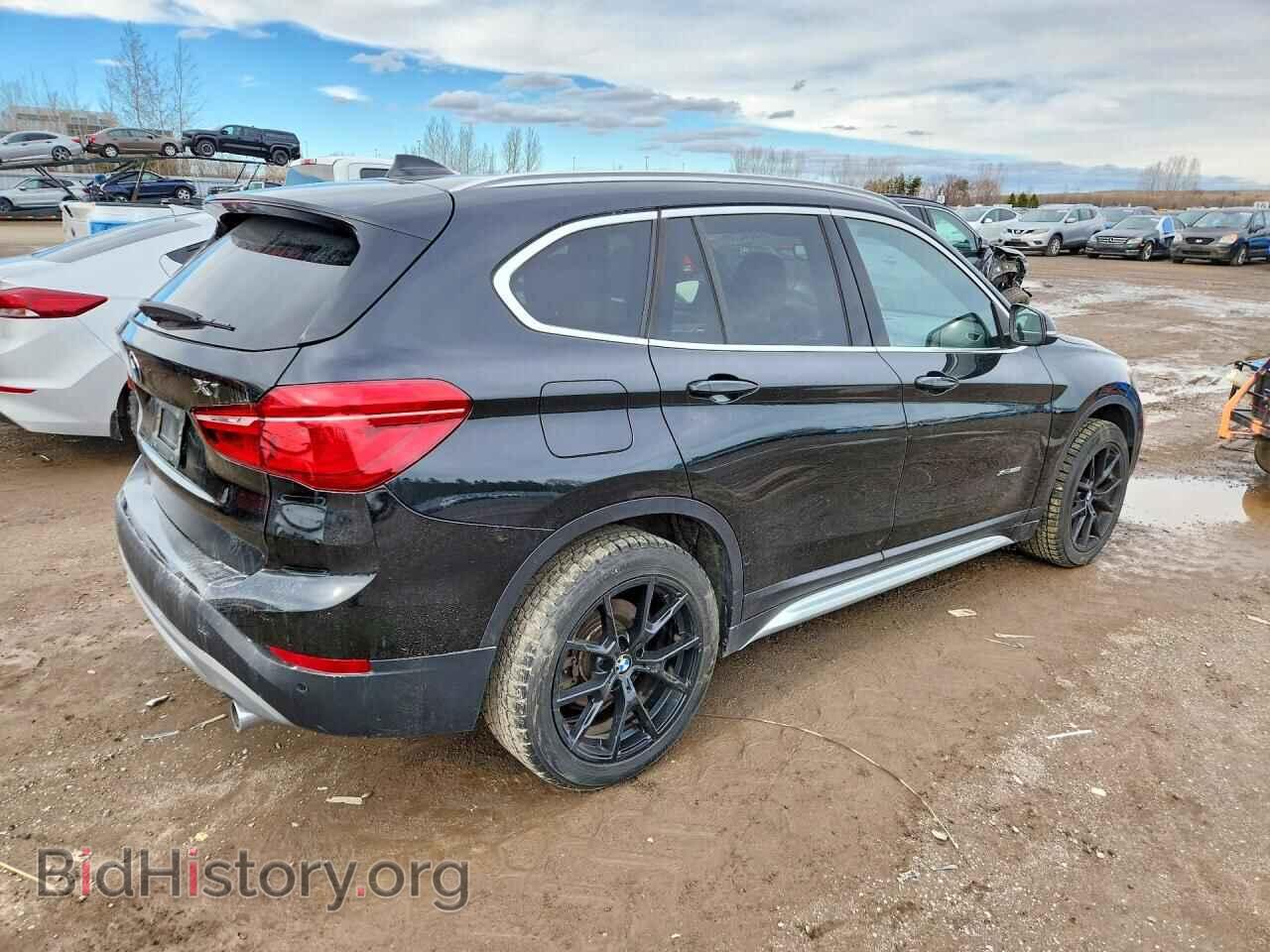 2017 BMW X1 - VIN: WBXHT3C32H5F69762 - Фото 3