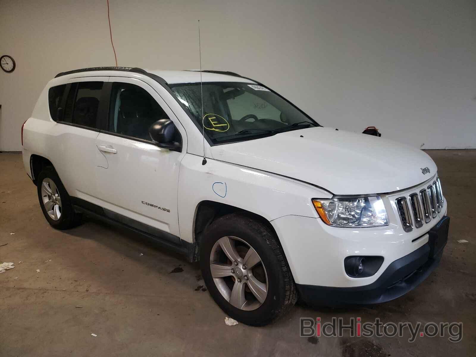 Photo 1J4NF1FB6BD134438 - JEEP COMPASS 2011