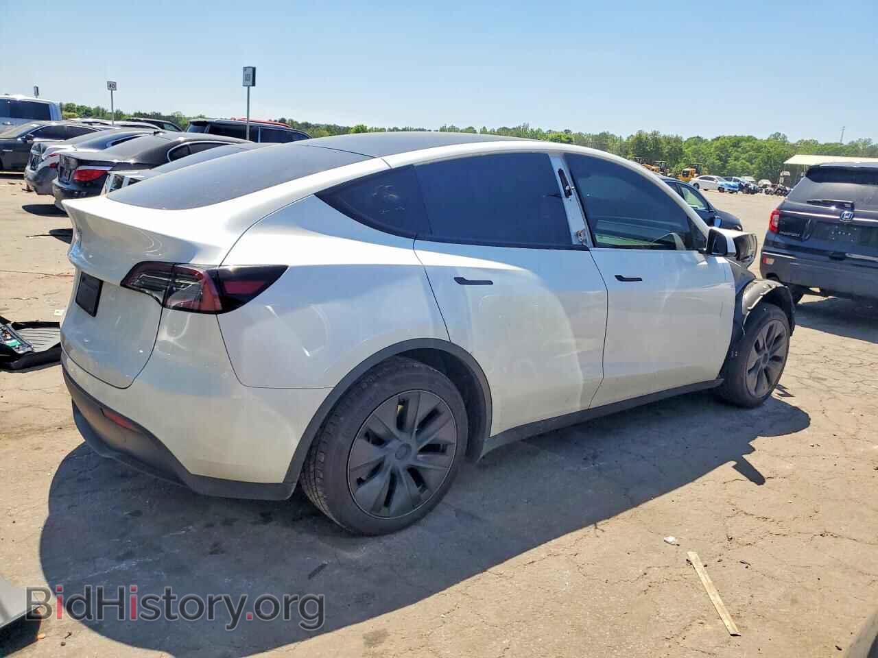 2024 TESLA MODEL Y - VIN: 7SAYGDED8RF112970 - Photo 3