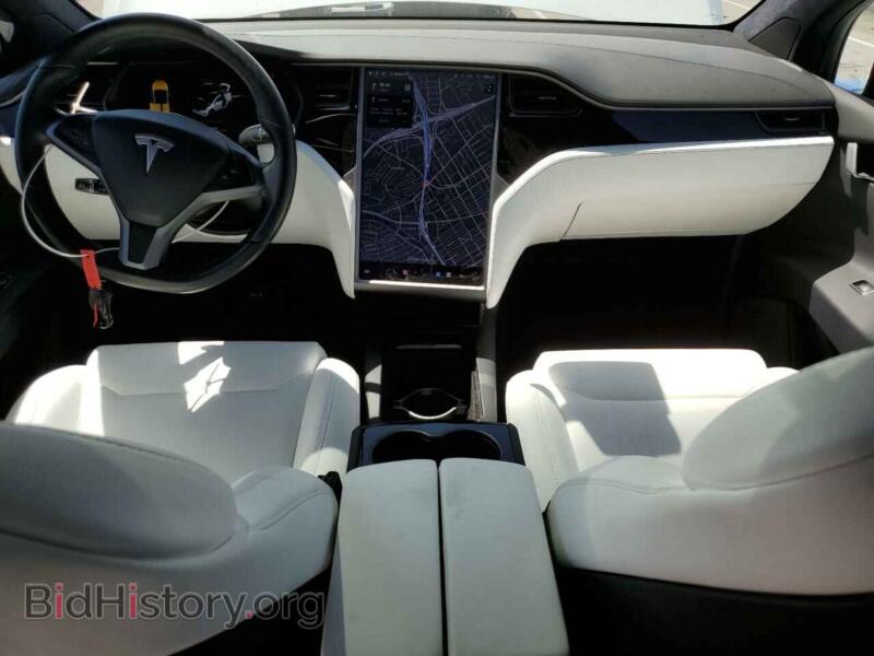 2019 Tesla MODEL X (VIN 5YJXCBE29KF157638) — фото 8 из 13
