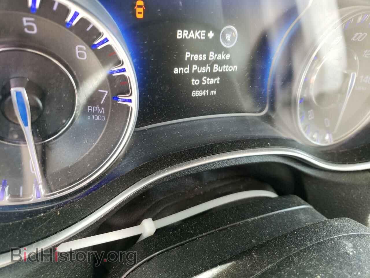 2017 CHRYSLER 300 - VIN: 2C3CCAAG1HH626870 - Фото 8