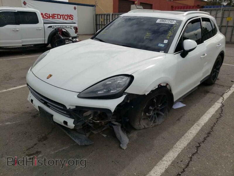 2019 Porsche CAYENNE (VIN WP1AA2AY0KDA08482) — photo 2 of 10